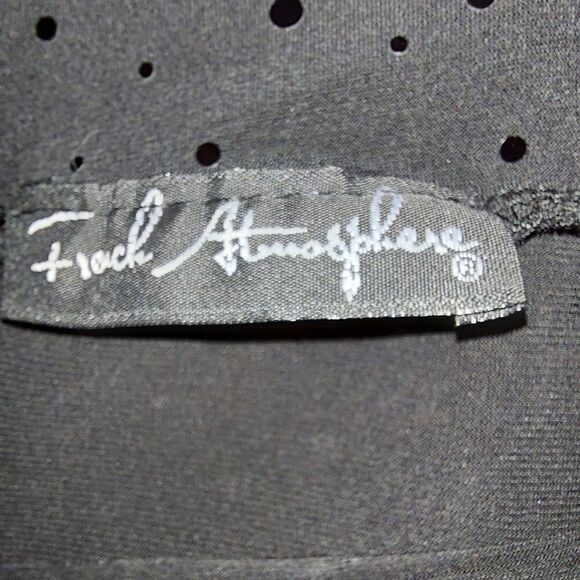 CUTE BLACK SKIRT - Picture 2 of 3